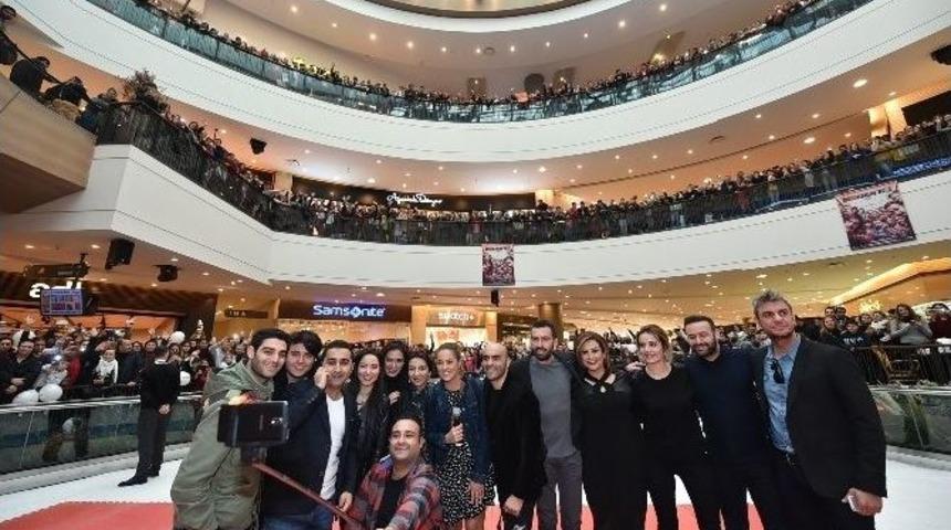 &rsquo;dedemin Fişi&rsquo; İzmir&rsquo;i G&uuml;ld&uuml;r G&uuml;ld&uuml;r Salladı