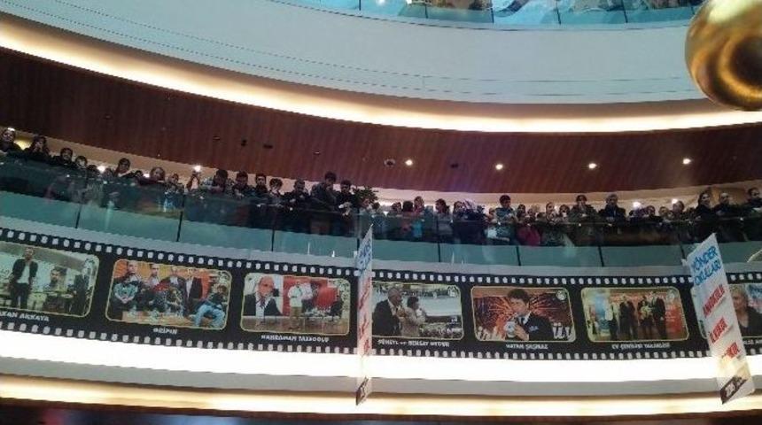 &Uuml;nl&uuml; Sanat&ccedil;ı Alişan Malatya&rsquo;da Hayranlarıyla Buluştu