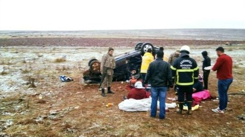 Şanlıurfa&rsquo;da Otomobil Takla Attı: 3 &Ouml;l&uuml;, 5 Yaralı