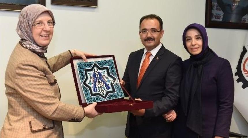 Bakan Ramazanoğlu&rsquo;ndan Uşak&rsquo;a A&ccedil;ık &Ccedil;ek