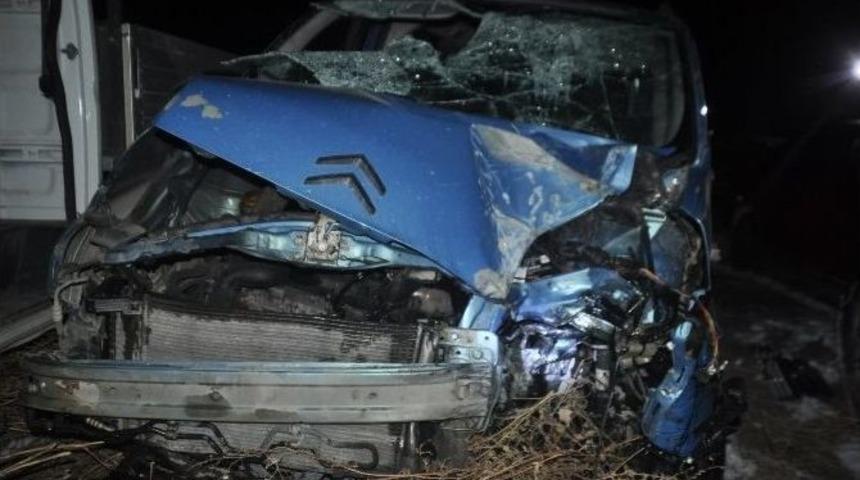 Uşak&rsquo;ta Trafik Kazası; 1 &Ouml;l&uuml;, 1 Yaralı