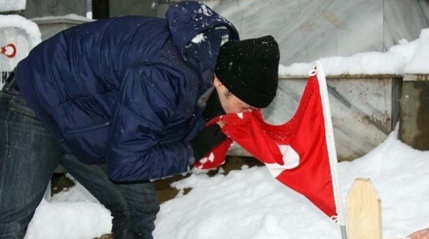 (&ouml;zel Haber)doğum G&uuml;n&uuml;ne 2 G&uuml;n Kala Şehit D&uuml;şen G&ouml;lc&uuml;kl&uuml; Polisin Kardeşinden Acı Veda