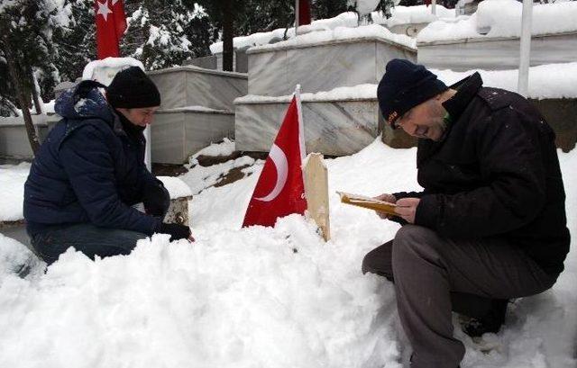 (özel Haber)doğum Gününe 2 Gün Kala Şehit Düşen Gölcüklü Polisin Kardeşinden Acı Veda