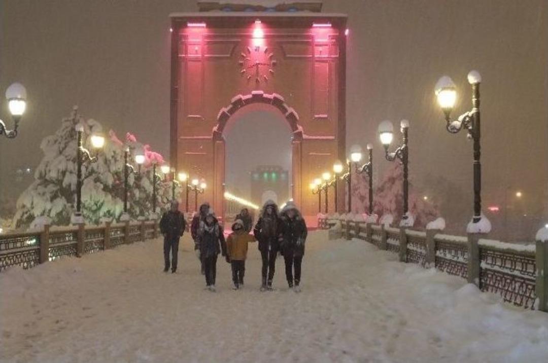 Yoğun Kar Yağışı &Ccedil;arşambayı Fel&ccedil; Etti