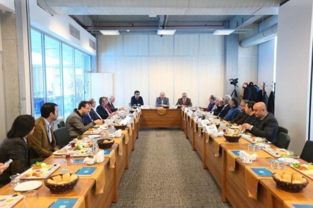 Başkan Mevl&uuml;t Uysal, Akademisyenlerle Buluştu