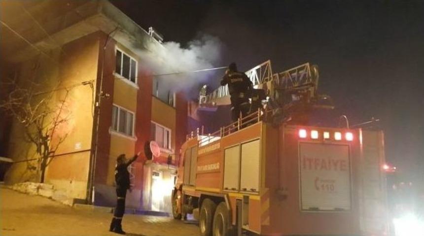 Dursunbey&rsquo;de Korkutan Ev Yangını