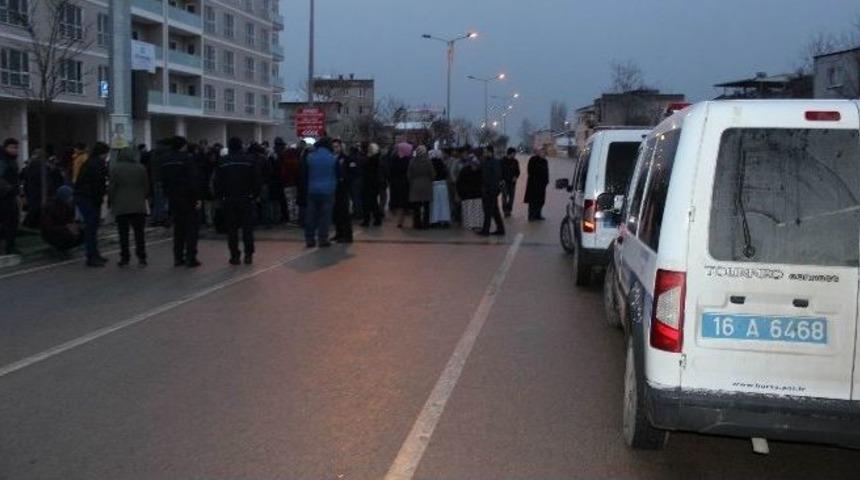 (&ouml;zel Haber) Bursa&rsquo;da Vatandaşlar Saatlerce Yol Kapattı