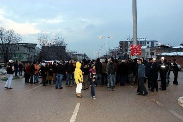 (özel Haber) Bursa’da Vatandaşlar Saatlerce Yol Kapattı