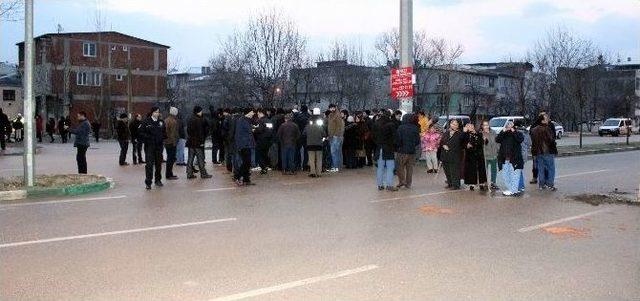 (özel Haber) Bursa’da Vatandaşlar Saatlerce Yol Kapattı