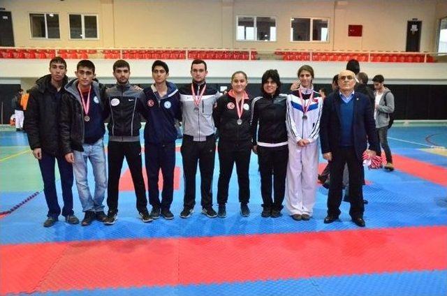 Okullarası Yıldız Ve Gençler Karate Müsabakaları