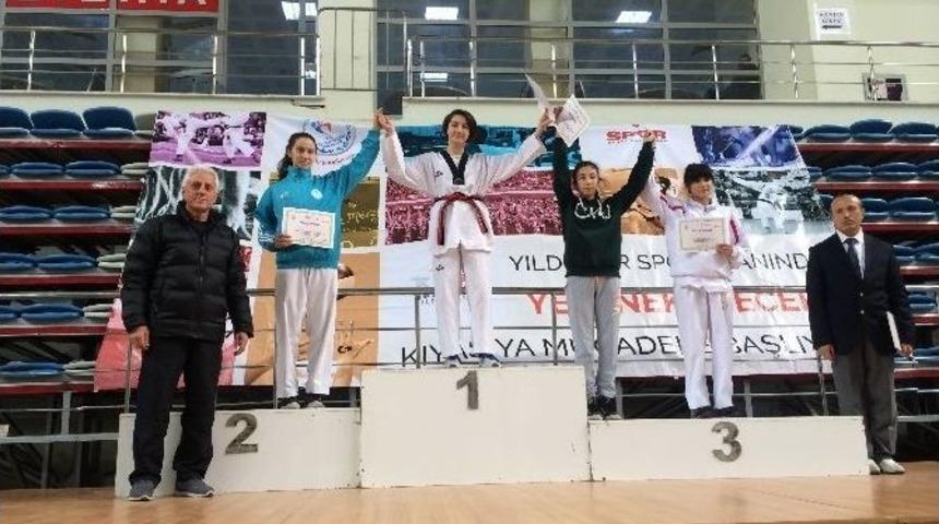 Çanakkaleli Tekvandocular 2016 Yılına Hızlı Başladı,