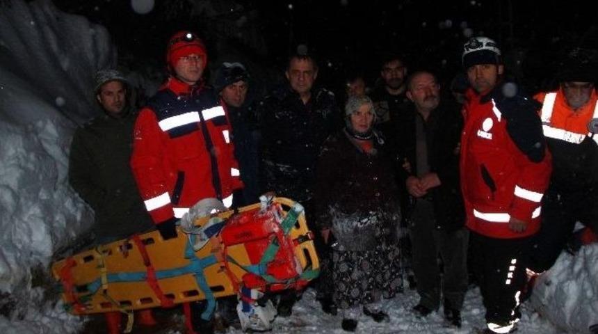 &Ccedil;ığda Mahsur Kalanlar 7 Saatte Kurtarıldı