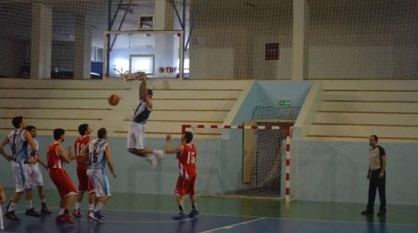 &Uuml;niversiteler Gen&ccedil;lik Ve Spor Kul&uuml;b&uuml; 10 Ma&ccedil;ta Bin Sayı Barajını Aştı