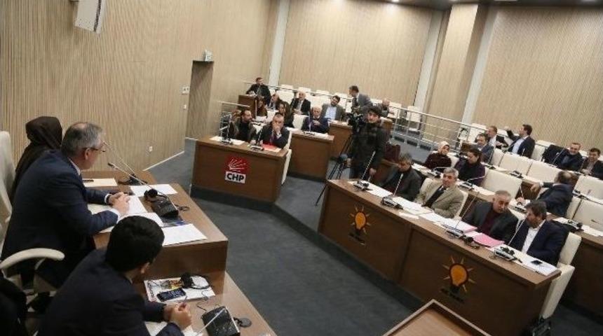 Ey&uuml;p&rsquo;te Chp&rsquo;li Meclis &Uuml;yelerinden &Uuml;niversiteye Hazırlanan &Ouml;ğrencilere Bir Darbe Daha