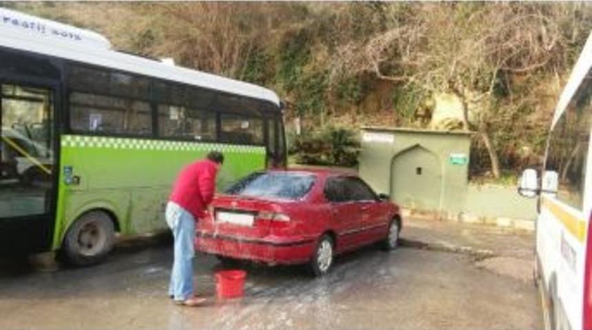 Zabıta&rsquo;dan &Ccedil;eşmelerde Ara&ccedil; Yıkayanlara Ceza