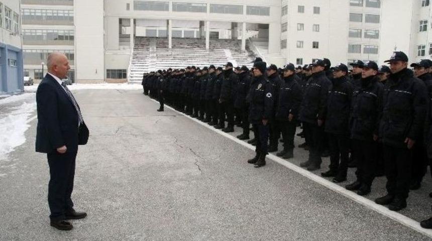 Fak&uuml;lteli Polisler G&ouml;reve Hazırlanıyor