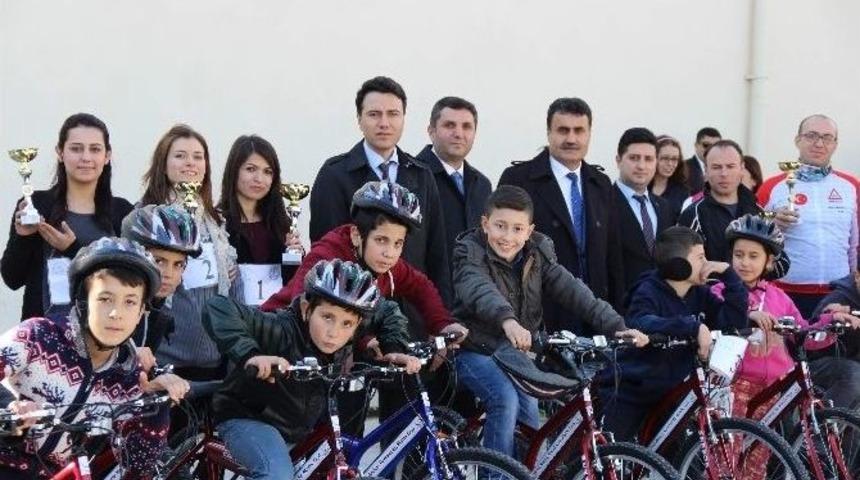 K&ouml;şkl&uuml; &Ouml;ğretmenler Bisikletleriyle Sağlıklı Yaşama Dikkat &Ccedil;ekti