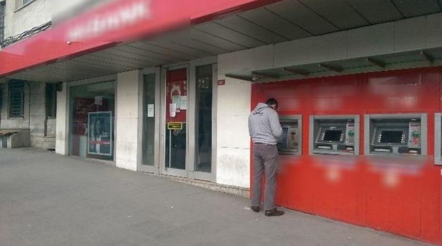 (&ouml;zel) Bah&ccedil;elievler&rsquo;de Duvarı Delip Banka Soydular