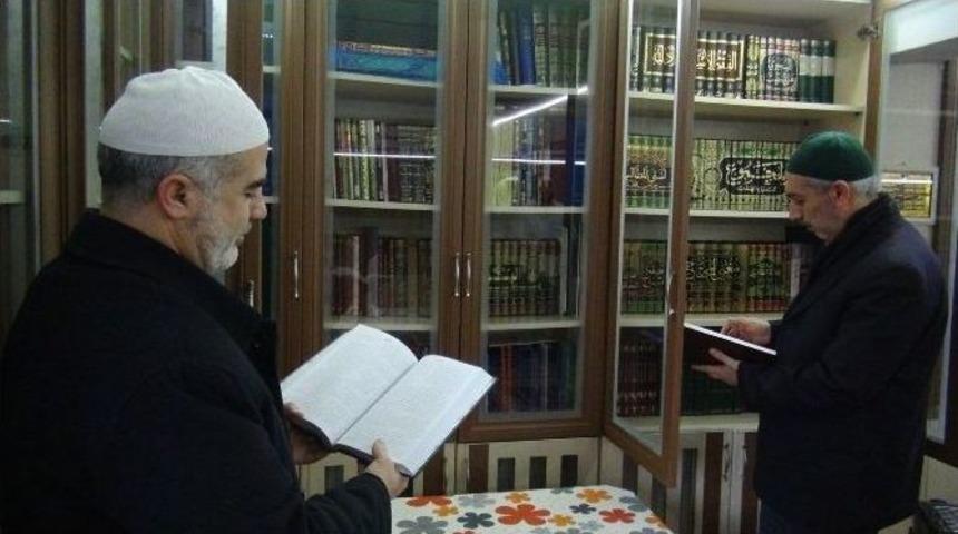 60 Yıldır Kitap Topluyor