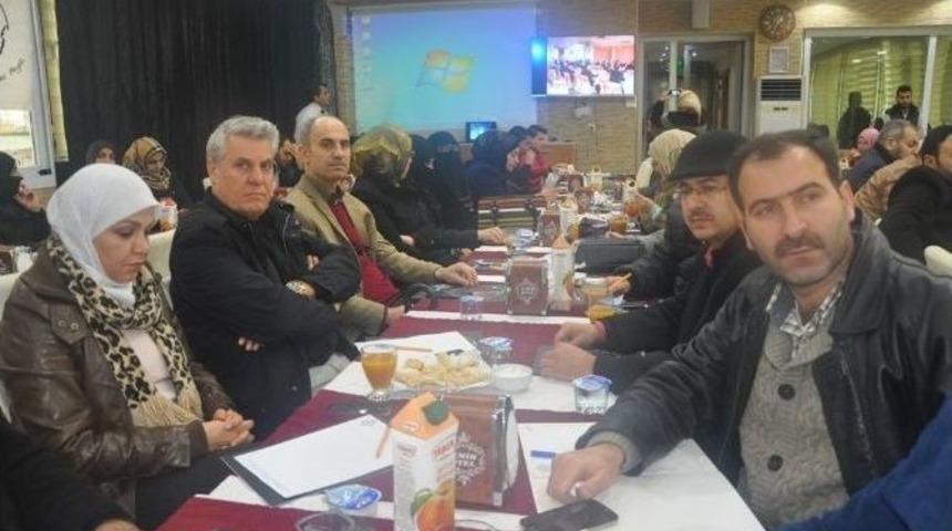 Suriyeliler Eğitim Ve Sağlık Konusunda Bilgilendirildi