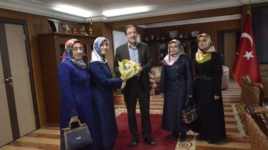 Yenişehir Kız Kur&rsquo;an Kursu Hocaları Başkan Bulutları Ziyaret Etti