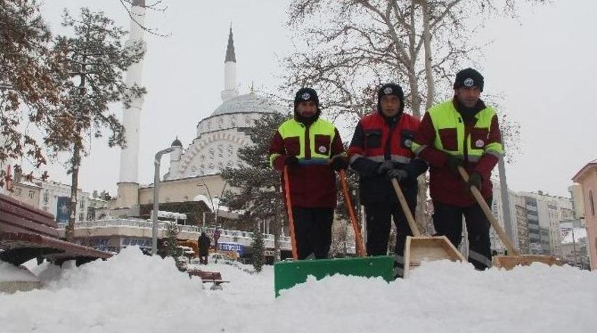 Elazığ’da Kar Nedeniyle 503 Köy Yolu Ulaşıma Kapandı