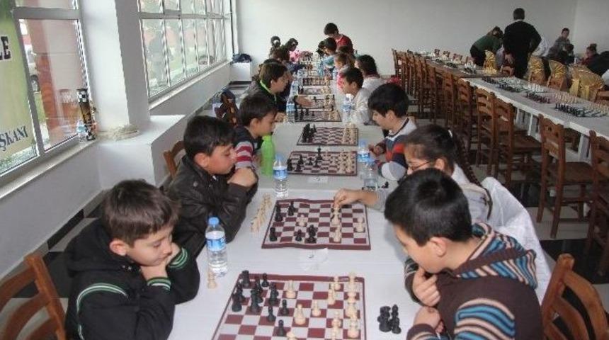 Festival, Satran&ccedil; Turnuvası İle Başladı