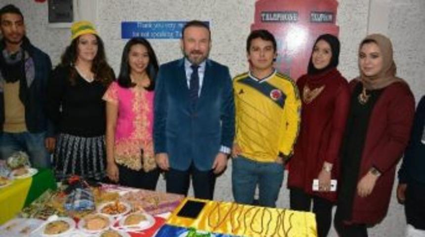 Speaking Kafe&rsquo;de Global Village Etkinliği Yapıldı