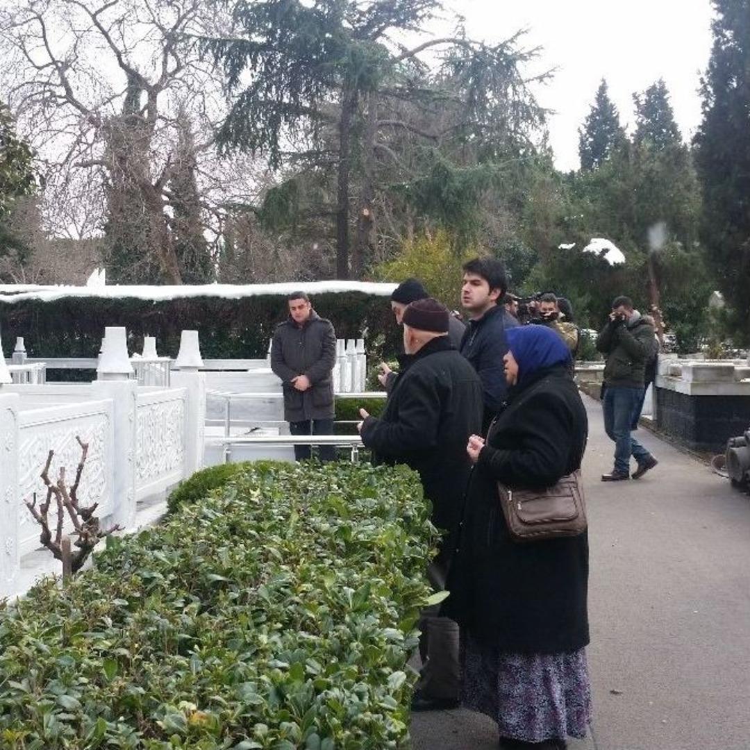 Ko&ccedil;&rsquo;un Arkadaşları Mezarı Başında &rsquo;onu&rsquo; Anlattı