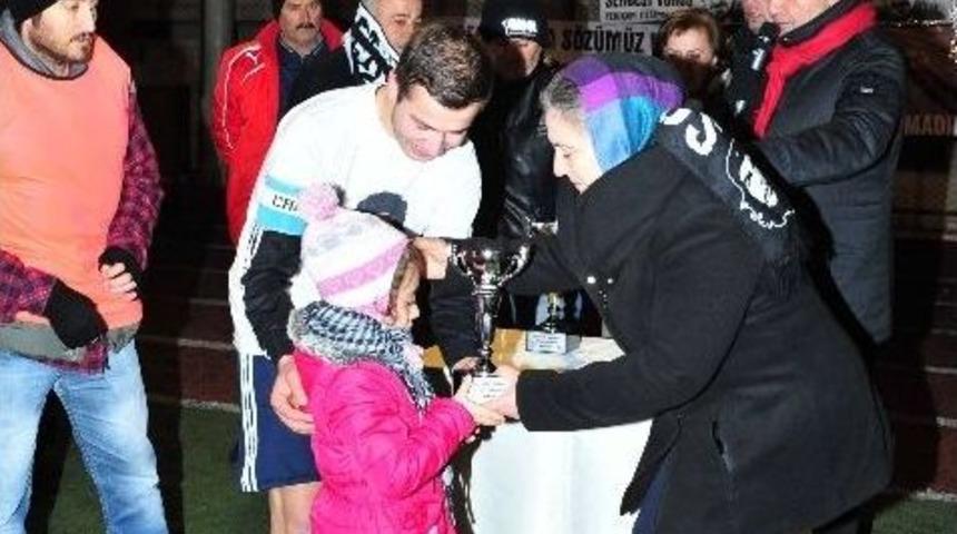 Bal&ccedil;ova&rsquo;da Ali İsmail Korkmaz Anısına Futbol Turnuvası