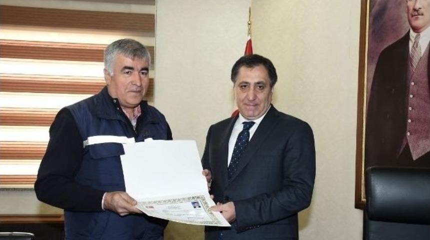 İl Afet Ve Acil Durum M&uuml;d&uuml;rl&uuml;ğ&uuml; Ve G&ouml;&ccedil; İdaresi M&uuml;d&uuml;rl&uuml;ğ&uuml; Y&ouml;neticileri &Ouml;d&uuml;llendirildi