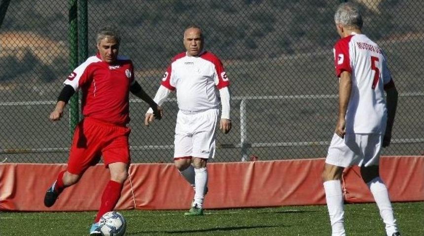 Efsaneler Metin Oktay Turnuvası&rsquo;nda Buluştu