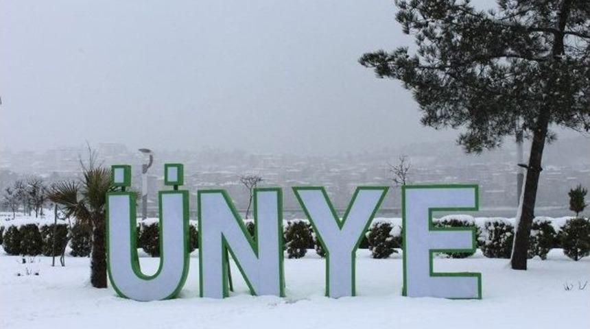 &Uuml;nye&rsquo;den Kartpostallık Manzaralar