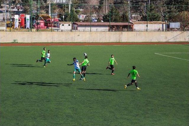 Şehitkamil Belediyespor Farklı Kazandı