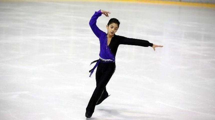 İhlas Koleji &Ouml;ğrencisi Buz Pateni Şampiyonu