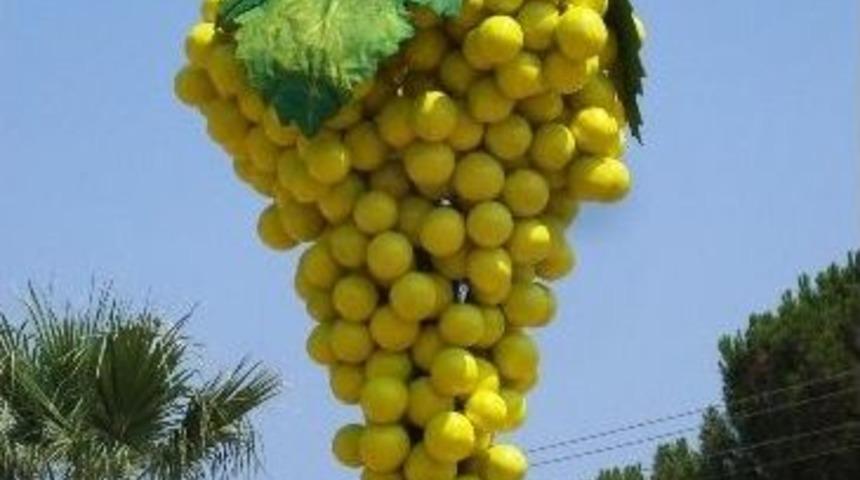 &Uuml;z&uuml;m Heykeli Sarıg&ouml;l&rsquo;e &Ccedil;ok Yakıştı