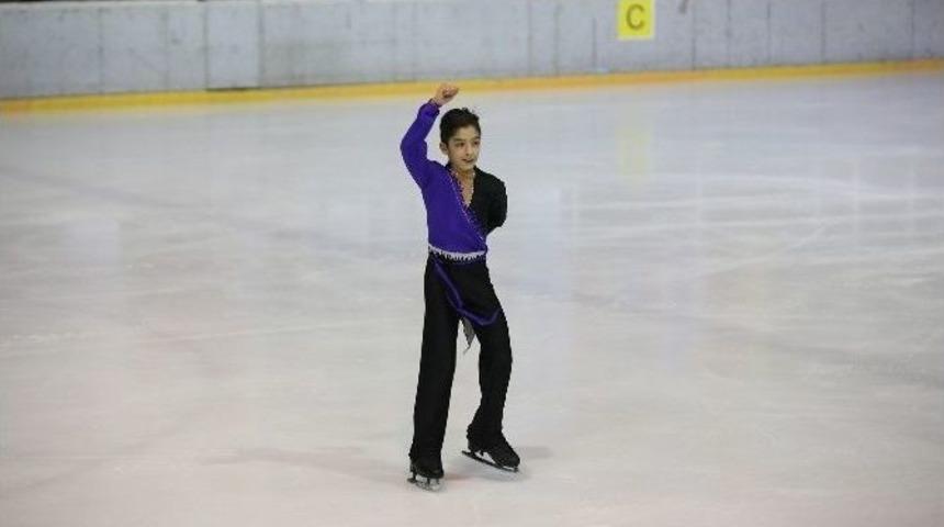 İhlas Koleji &Ouml;ğrencisi Buz Pateni Şampiyonu