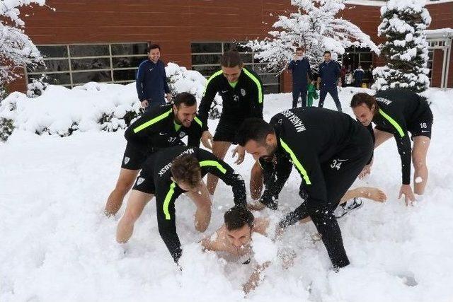 Manisalı Futbolcular Trabzon’da Mahsur Kaldı