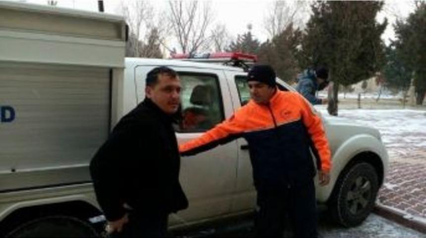 Tır Şof&ouml;r&uuml; Donmak &Uuml;zereyken Kurtarıldı