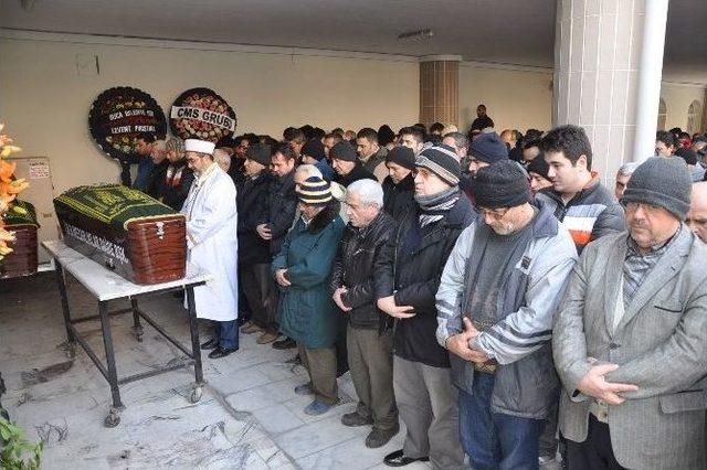 Patlamada Ölen Ekrem Cire Toprağa Verildi 1