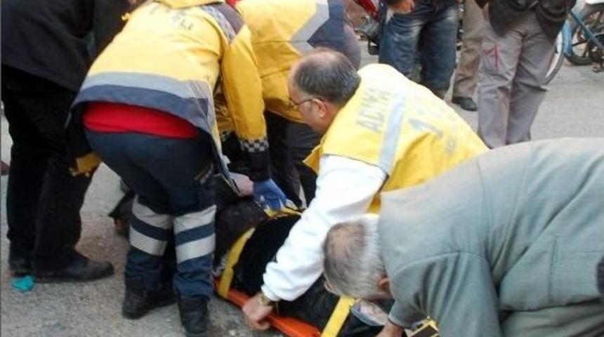 Minib&uuml;s&uuml;n &Ccedil;arptığı Yaya Ağır Yaralandı