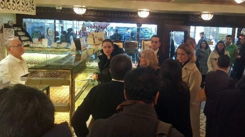 (&ouml;zel Haber) Joe Bıden&rsquo;in Eşinden Obama&rsquo;ya 40 Kilo Baklava