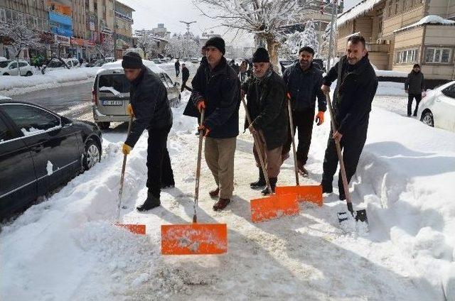 Muş’ta 290 Köy Yolu Ulaşıma Kapandı