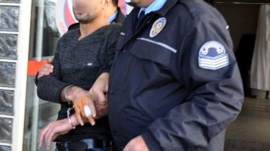 Hırsızlıktan Aranan Ş&uuml;pheli, Polislere Saldırdı