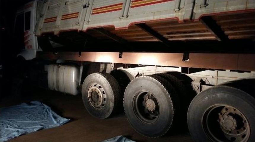 Gaziantep&rsquo;te Ka&ccedil;ak &Ccedil;ay Ve Sigara Operasyonu