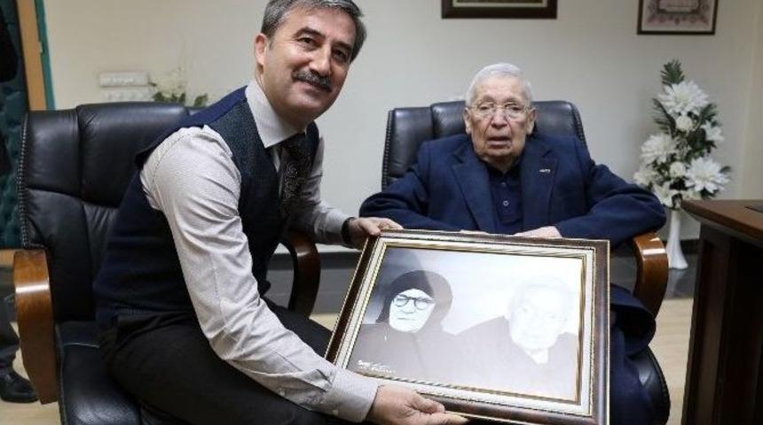 Turgutlu&rsquo;ya En &Ouml;zel Hediye Başkan Şirin&rsquo;den