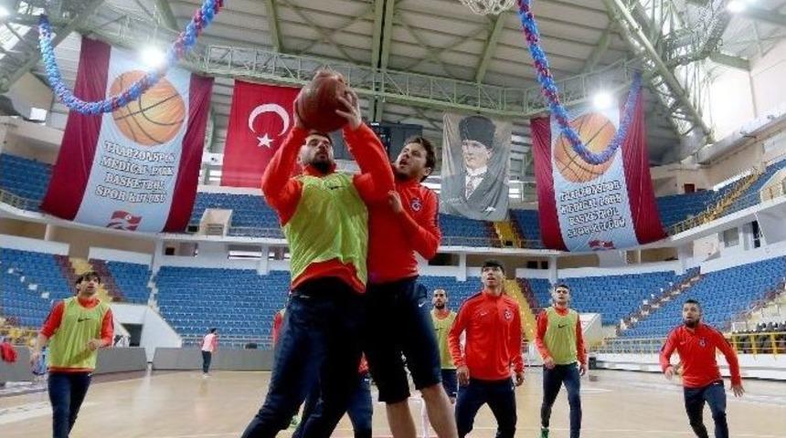 Trabzonspor Salonda &Ccedil;alıştı