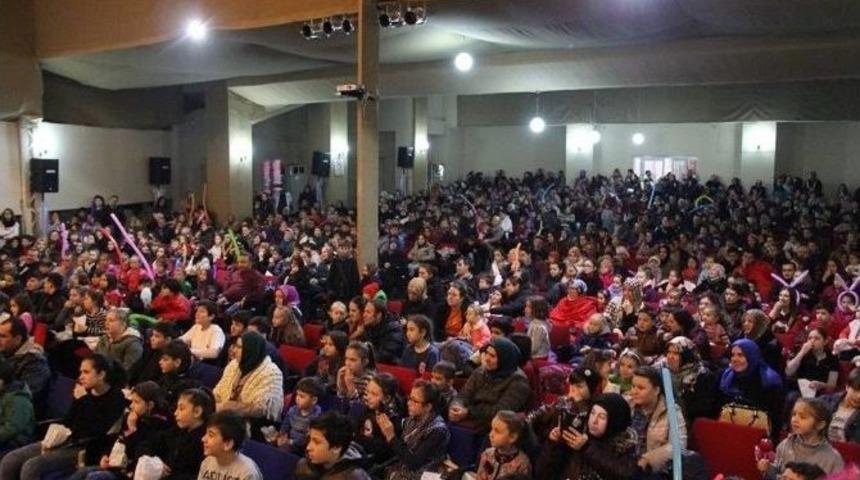Karnaval Sirki G&ouml;sterisi Yoğun İlgi G&ouml;rd&uuml;