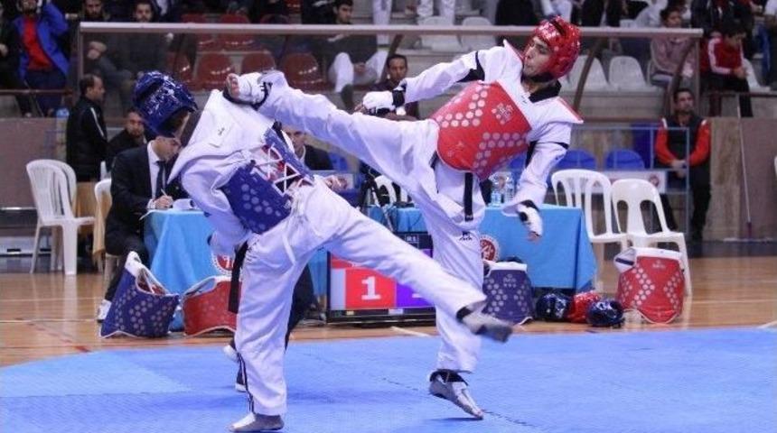 Gen&ccedil;ler T&uuml;rkiye Taekwondo Şampiyonası Başlıyor