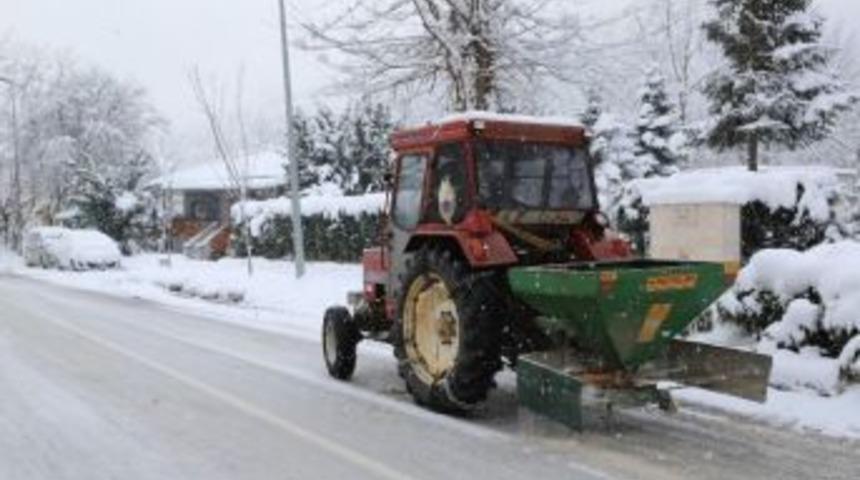 Sapanca Belediyesi Kar İle M&uuml;cadeleye Devam Ediyor